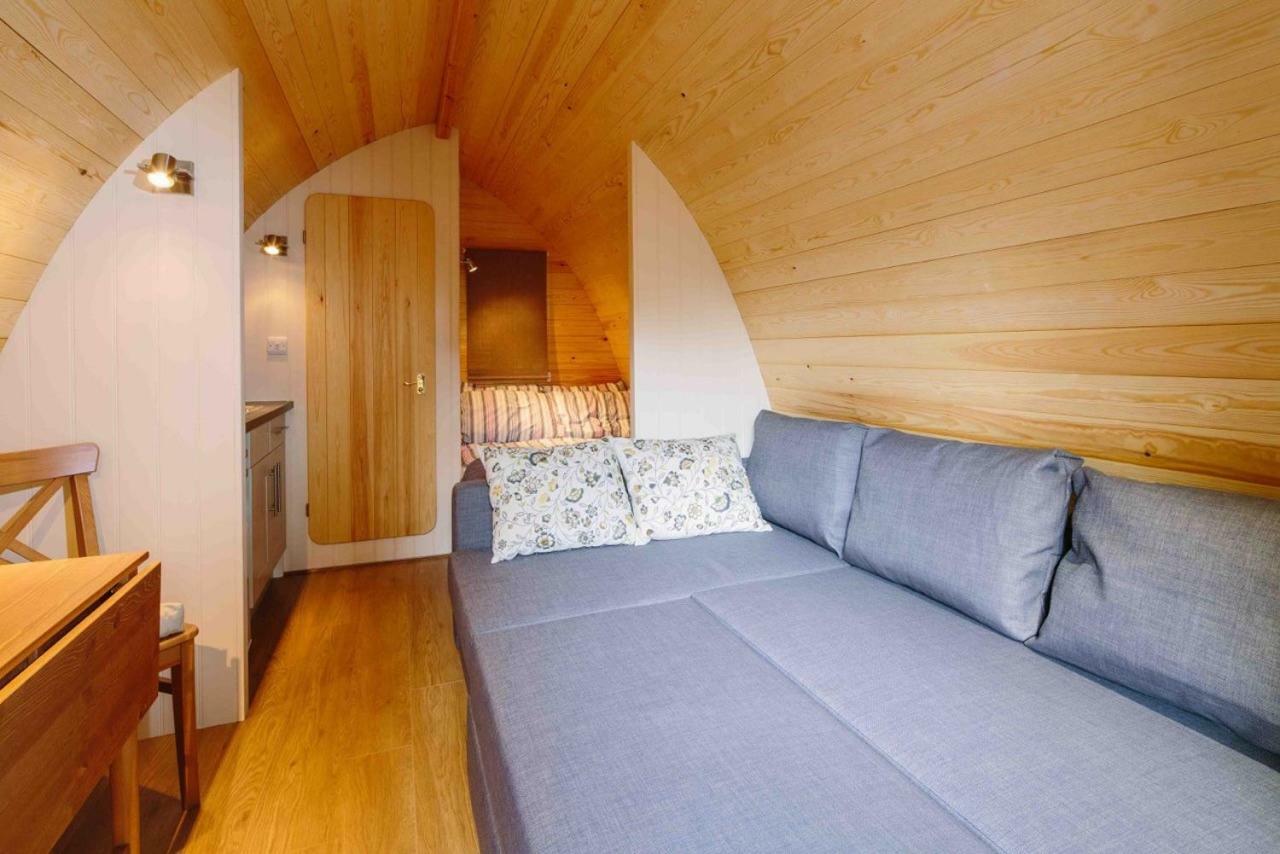 Lupin Glamping Pod Hotel Cheltenham Buitenkant foto