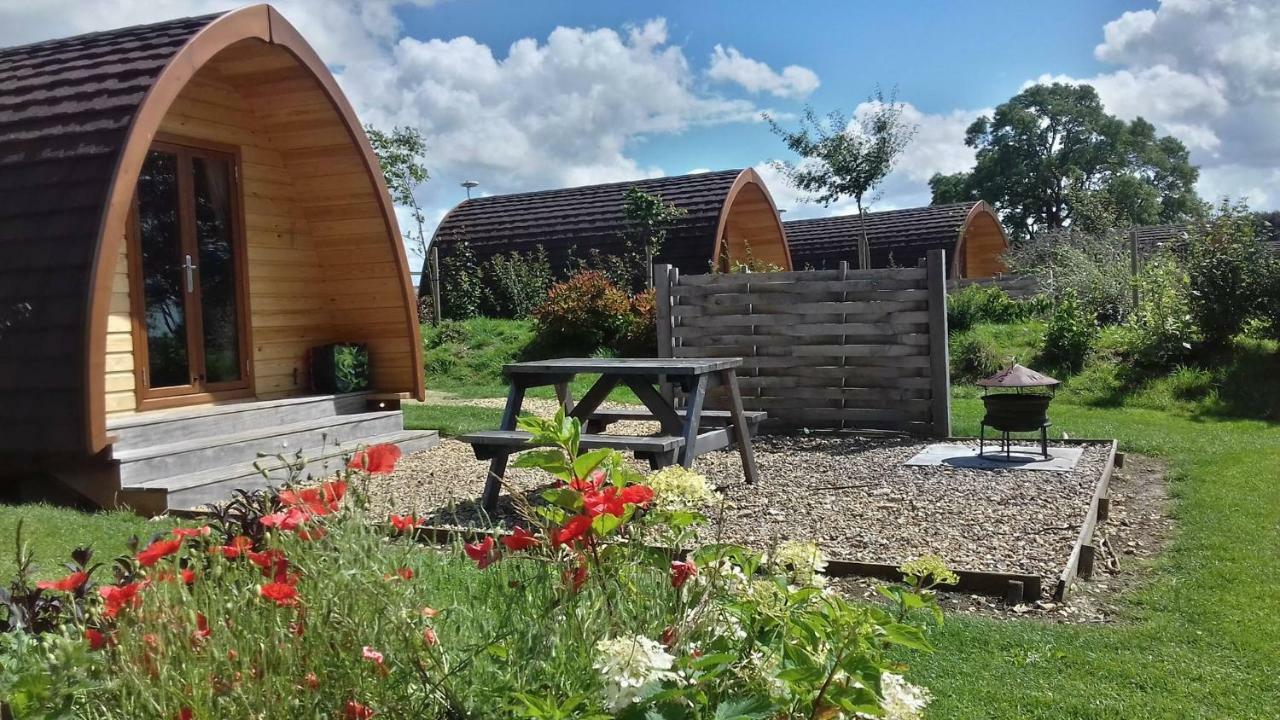 Lupin Glamping Pod Hotel Cheltenham Buitenkant foto